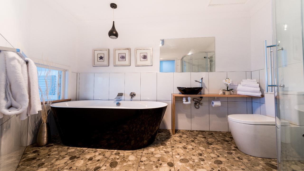 Ulverstone River Edge Holidayapartments Екстериор снимка