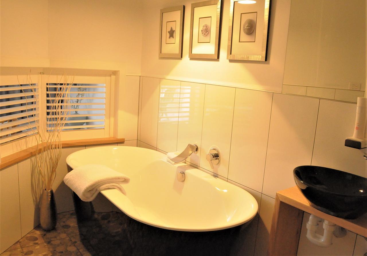 Ulverstone River Edge Holidayapartments Екстериор снимка
